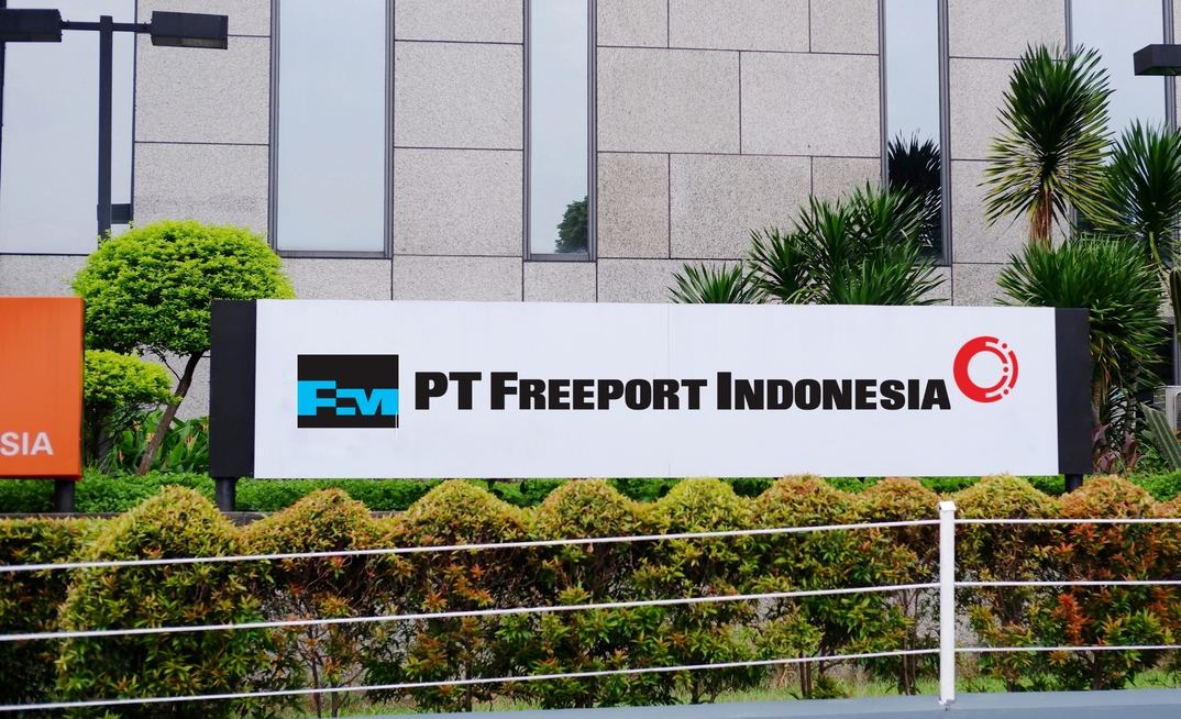 Workers trapped at Freeport Indonesian mine