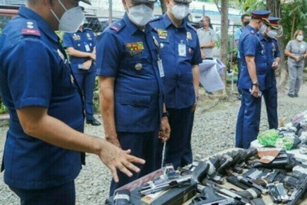 PRO-9 turns over 863 loose firearms to RCSU-9 for safekeeping