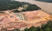 Construção da mina de ouro Oko West Guiana GMin G Mining Ventures
