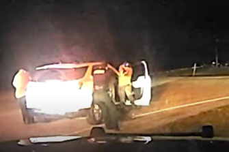 BWC- Fla. officer wounded in shootout with wanted sex offender returns fire before fatal OIS