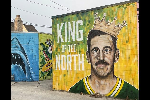 Broncos are betting favorite to land Aaron Rodgers, if traded
