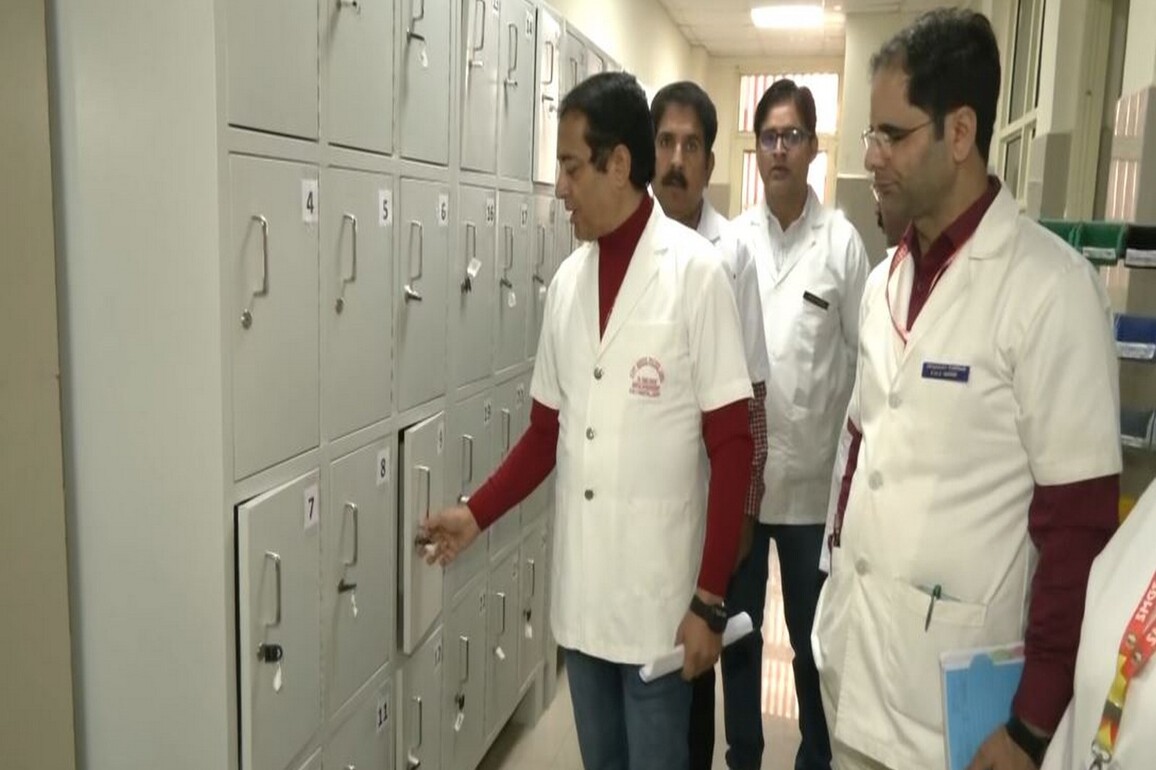 J-K police inspect lockers of doctors, staff at Sri Maharaja Gulab Singh Hospital post Delhi blast