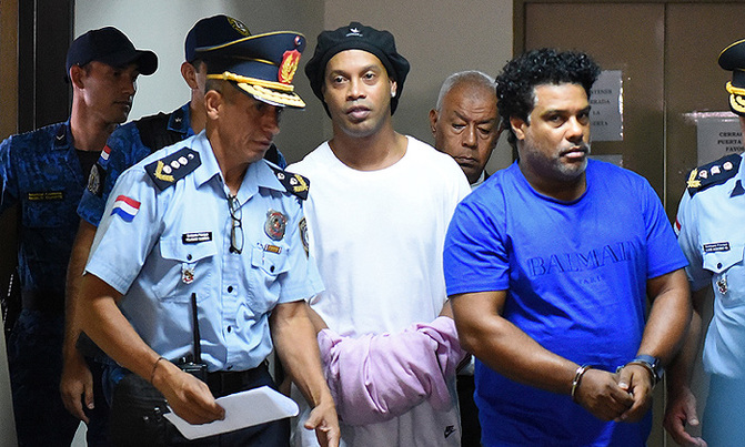 Fake passport scandal: Ronaldinho lawyers push for his release Fake passport scandal: Ronaldinho lawyers push for his release