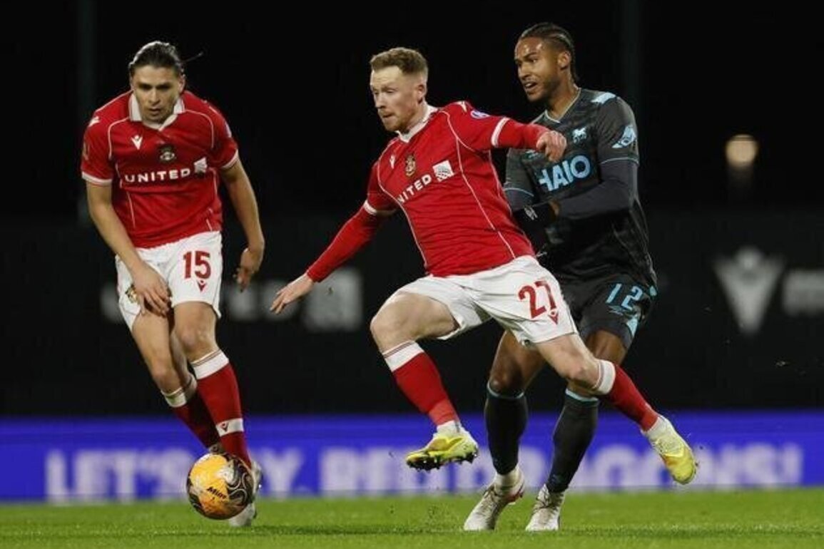 Wrexham's Sheaf out with knee injury; Rathbone, Dobson sign extensions