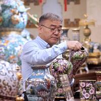 Feature: A Chinese ancient art finds new life in modern world