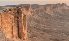  Paisagem na Arábia Saudita. Foto de Khalid Elkady no Unsplash