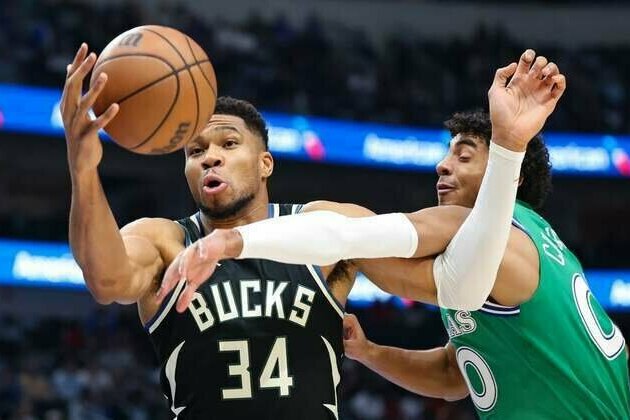 Bucks rule out star Giannis Antetokounmpo (knee) vs. Hornets