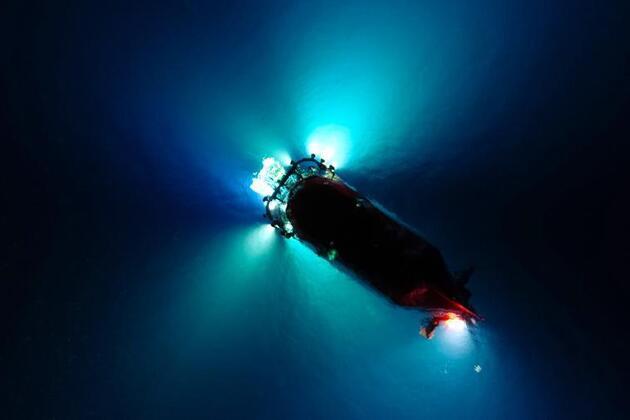 A young scientist daring the deep