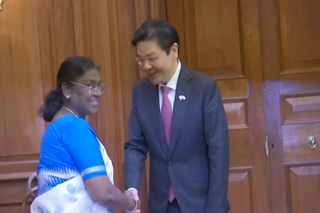 Singapore PM Wong meets President Droupadi Murmu at Rashtrapati Bhavan