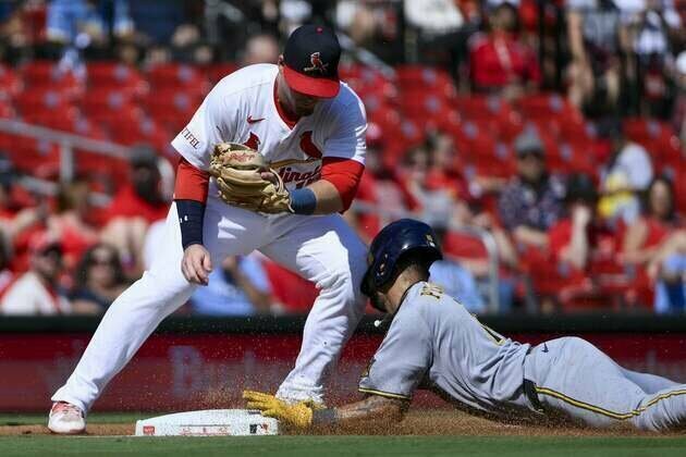 Brewers fall to Cards, but clinch Central title with Cubs loss