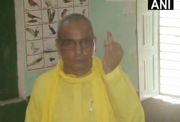 UP Minister Om Prakash Rajbhar casts his vote in Ballia, appeals to people to "vote for better future"