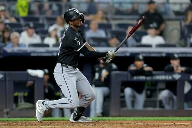 Giancarlo Stanton's 3-run double keeps Yankees tied for first