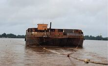 Barge MBS 78 enroute to Batu Tuhup jetty. 