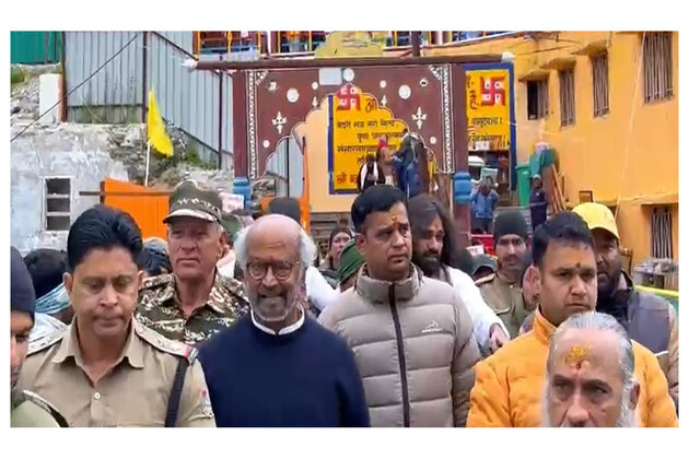 Rajinikanth offers prayers to Lord Badri Vishal at Badrinath Dham