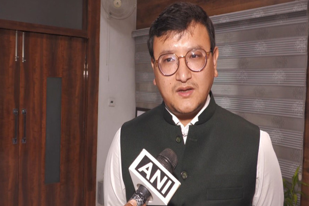 J-K: Udhampur DC reviews Amarnath Yatra preparations; state administration to establish multiple lodging hubs