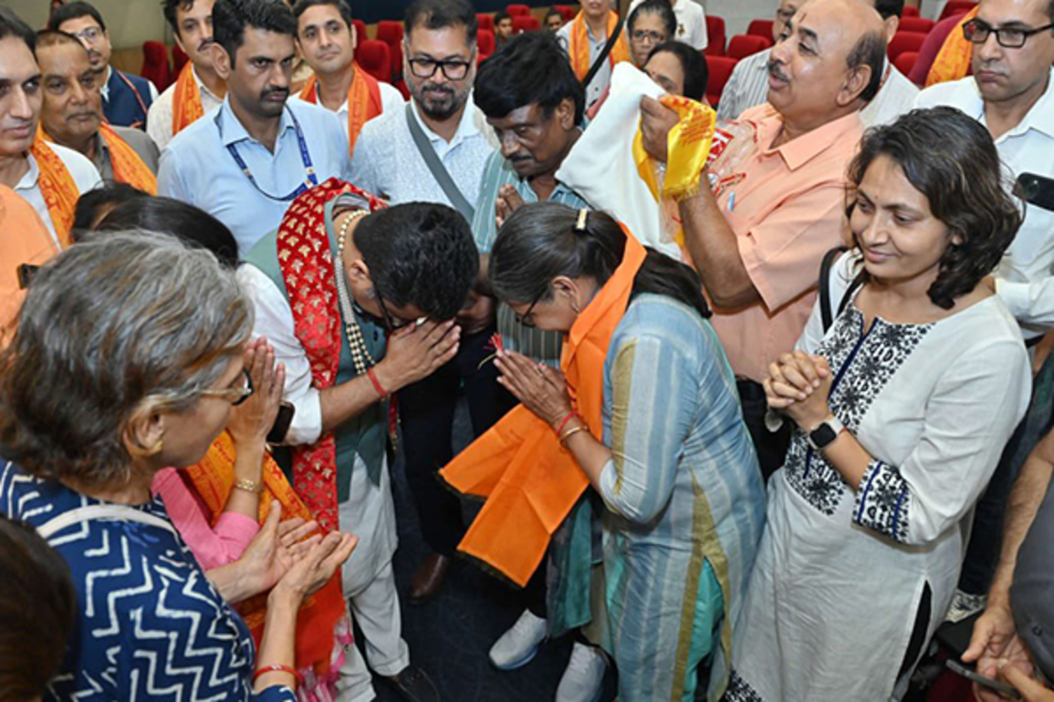 First batch of Kailash Manasarovar Yatra 2025 flagged off in Delhi