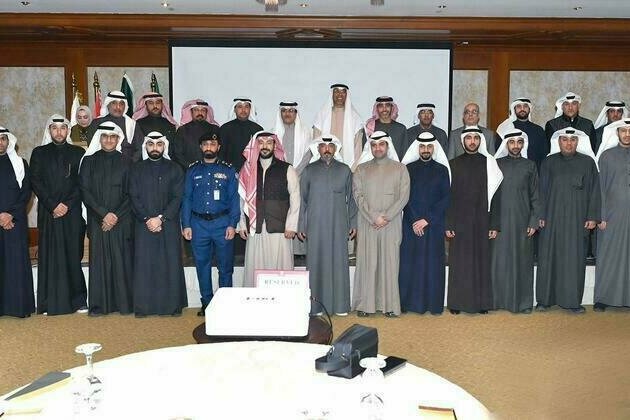 Kuwait hosts introductory seminar for Sharjah Award for Public Finance