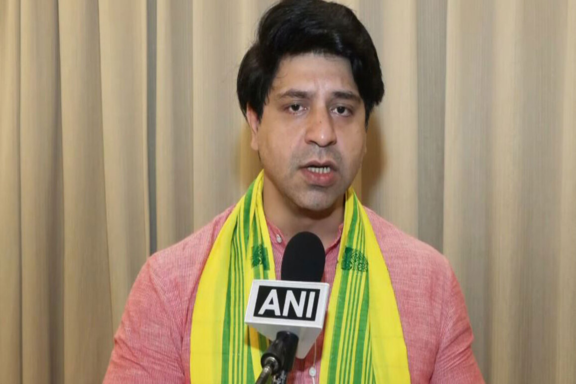 "Pre-planned experiment sponsored by TMC": BJP's Shehzad Poonawalla on Malda incident