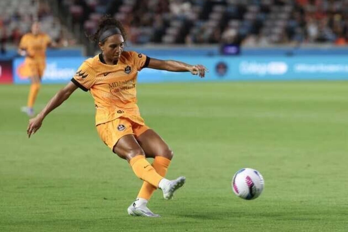 Summit acquire Yazmeen Ryan, Delanie Sheehan from Dash