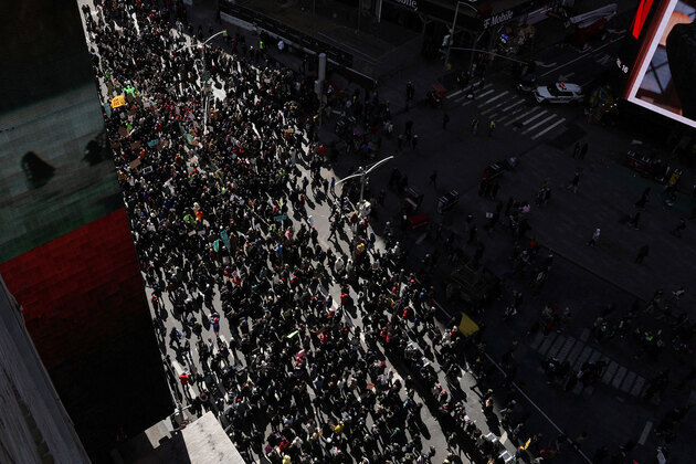 US: Red, Blue states erupt alike in 'No Kings' protests