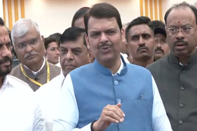 "Mamata didi is under pressure...": Maharashtra CM Fadnavis slams Bengal counterpart for remarks on PM Modi