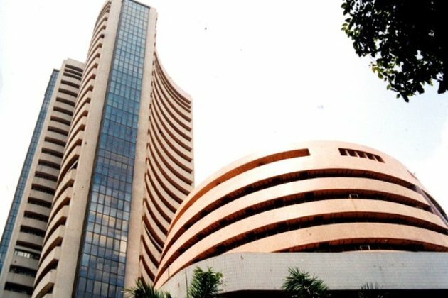 Sensex tumbles 465 points, pharma stocks drag