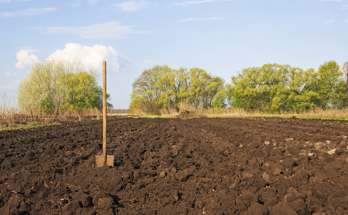 The aspects of nutrient management to be covered include the role of soil in nutrient supply, managing soil structure, pH and soil organic matter, as well as minimising nutrient losses from the soil.