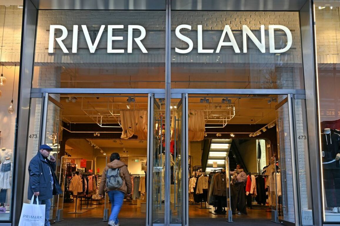 River Island shoppers praise 'gorgeous' 36 bag that's 'giving Ibiza'