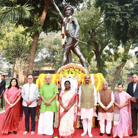 President Murmu, VP Radhakrishnan pay floral tributes to Birsa Munda in Parliament premises