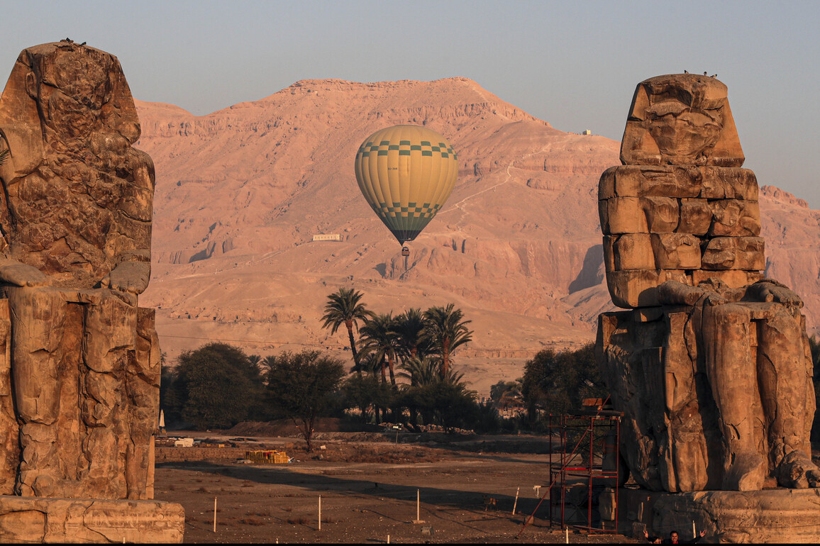 EGYPT-LUXOR-HOT AIR BALLOON-DAILY LIFE