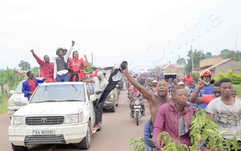 Bobi Wine afunye bakanyama abapya n'addamu kampeyini