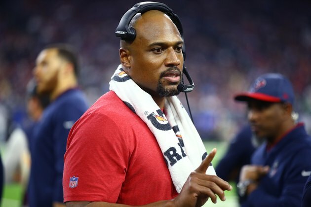 Report: Weaver replaces Crennel as Texans defensive coordinator