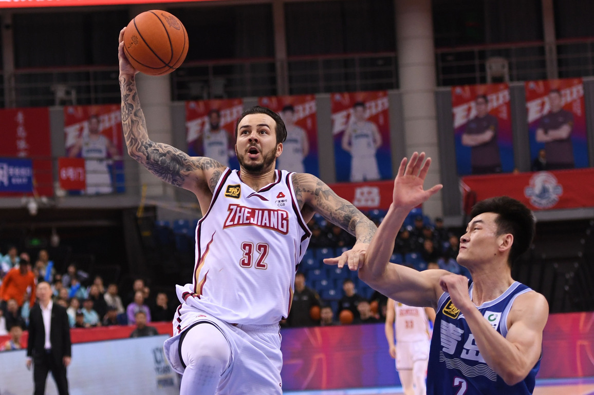 (SP)CHINA-QINGDAO-BASKETBALL-CBA LEAGUE-PLAYOFFS-QINGDAO VS ZHEJIANG (CN)