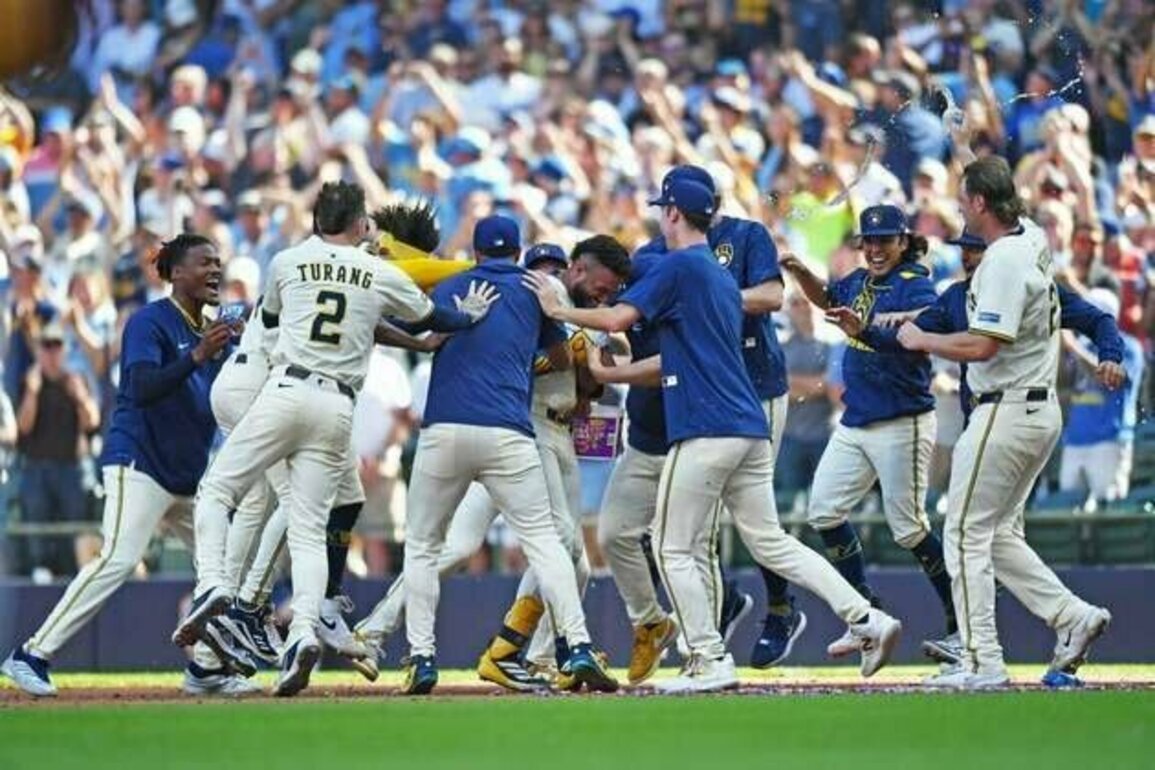 'Clawing' Brewers carry streak into series with struggling Nationals