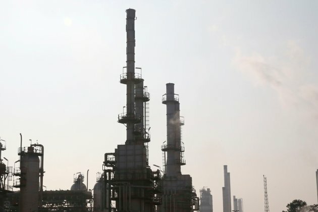 Iran Boosts Cheap Oil Sale to China Despite Sanctions