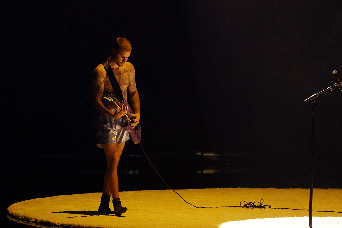 Grammys 2026: Justin Bieber flaunts abs, tattoos as he performs 'Yukon' on stage