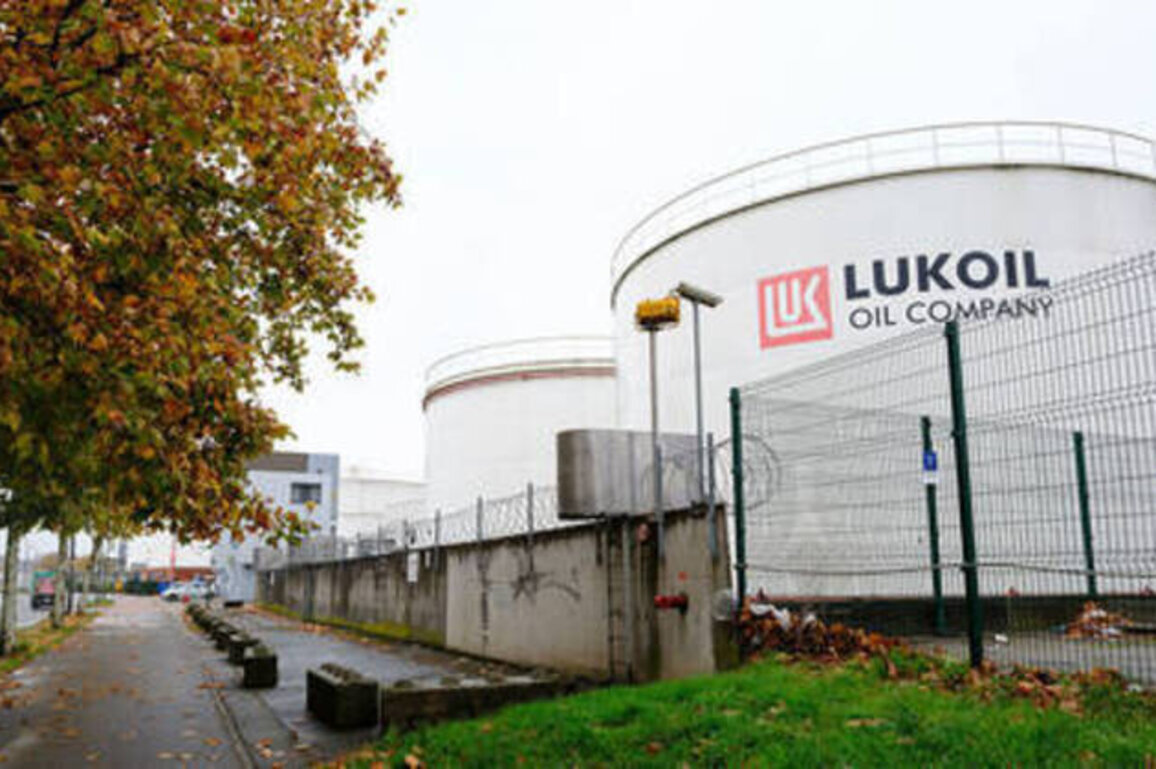 US consortium moves on Russian oil giant's overseas assets - FT