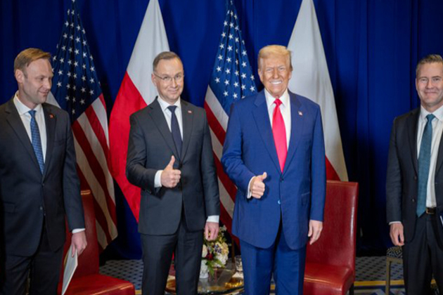 Trump meets Polish President Duda, commends increase in defence budget