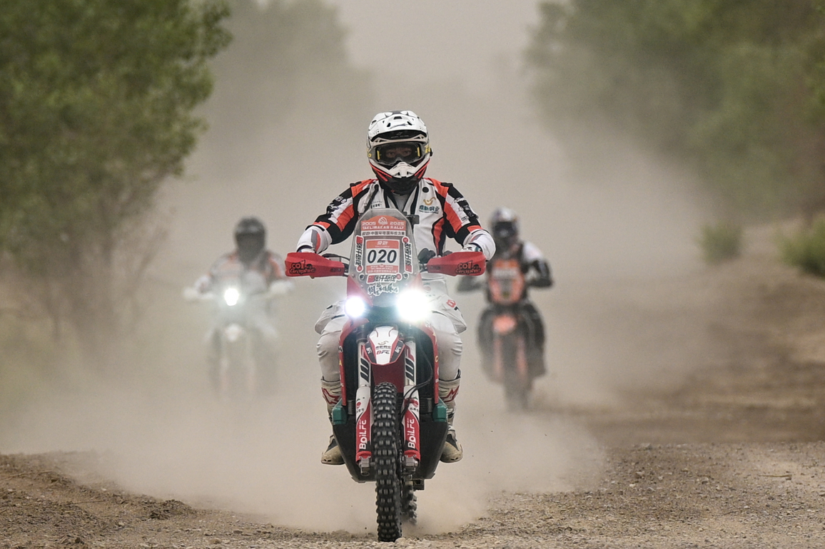 (SP)CHINA-XINJIANG-KASHGAR-TAKLIMAKAN RALLY-STAGE 8 (CN)