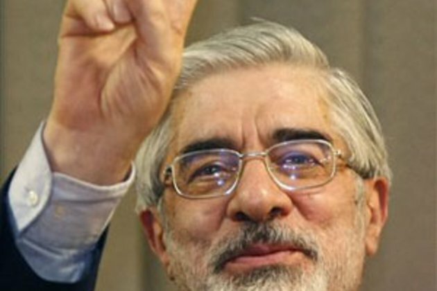 Iran Opposition Leader Compares Supreme Leader to Shah
