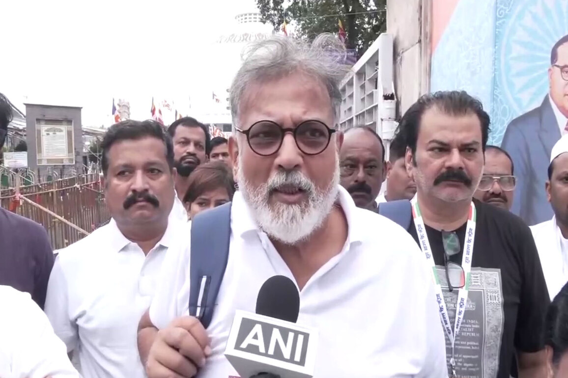 Tushar Gandhi embarks on Samvidhan Satyagraha Padyatra in Nagpur against "politics of hatred"