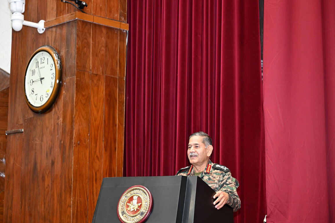 Tamil Nadu: Army Chief General Dwivedi visits Defence Services Staff College in Wellington