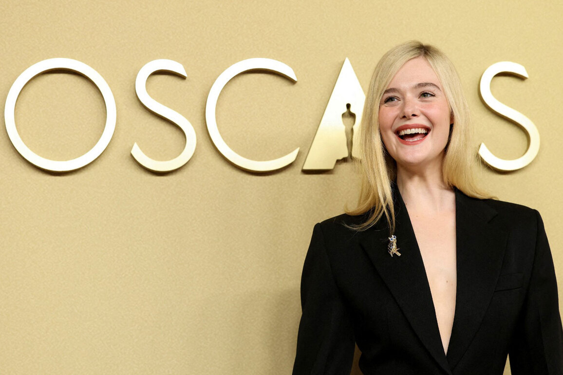 Oscar nominees come under one roof for Academy's annual class photo