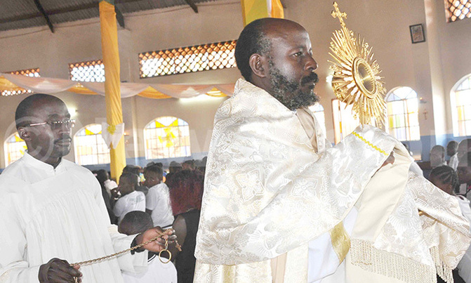 Catholics celebrate Feast of Corpus Christ Catholics celebrate Feast of Corpus Christ