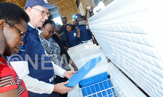 Health ministry distributes immunisation equipment to hospitals Health ministry distributes immunisation equipment to hospitals