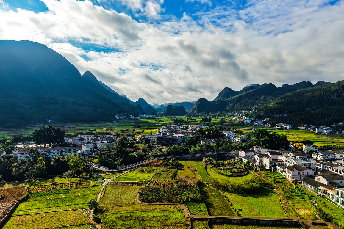 CHINA-GUIZHOU-XINGYI-RAILWAY-TOURISM (CN)
