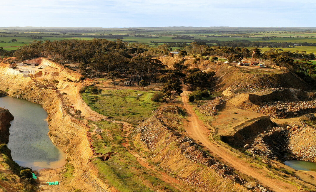 Ausgold chasing satellite scale as DFS looms