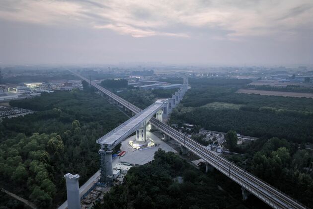CHINA-HEBEI-XIONG'AN-XINZHOU HIGH SPEED RAILWAY-SWIVEL BRIDGE-ROTATION (CN)
