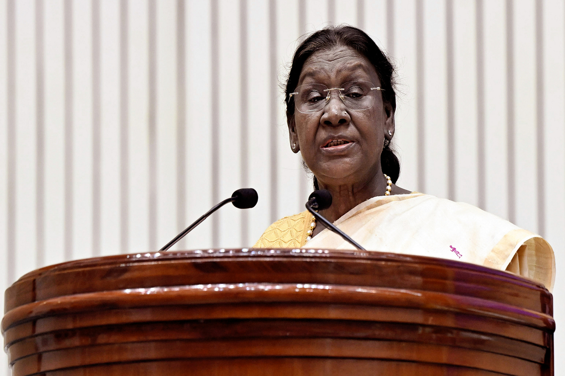 "Deeply pained": President Droupadi Murmu expresses deep sorrow over bus fire incident in Chitradurga