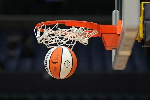 Sparks lean on Nneka Ogwumike to down Storm